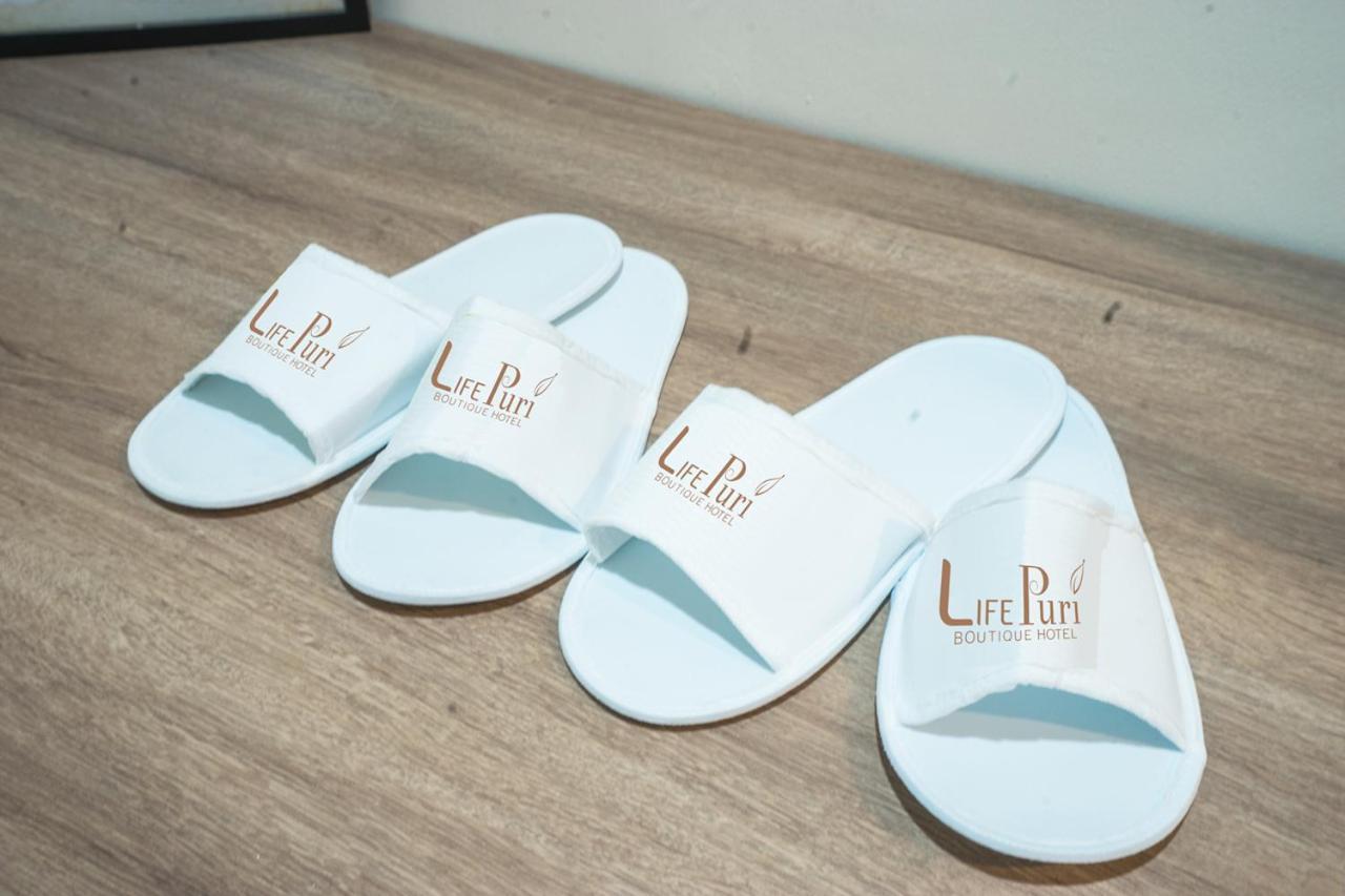 Life Puri Hotel Surabaya Gubeng Exteriör bild