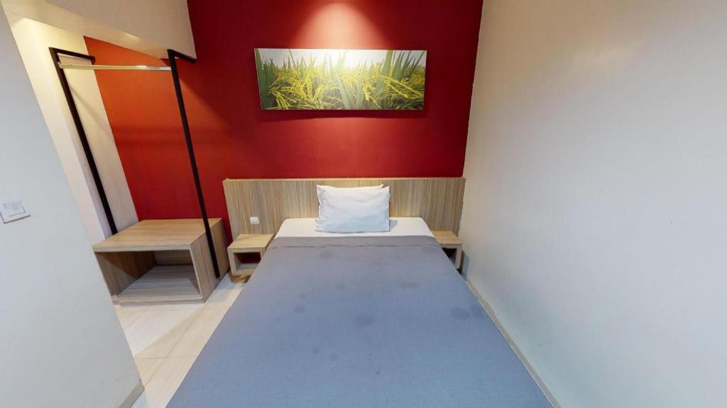 Life Puri Hotel Surabaya Gubeng Exteriör bild