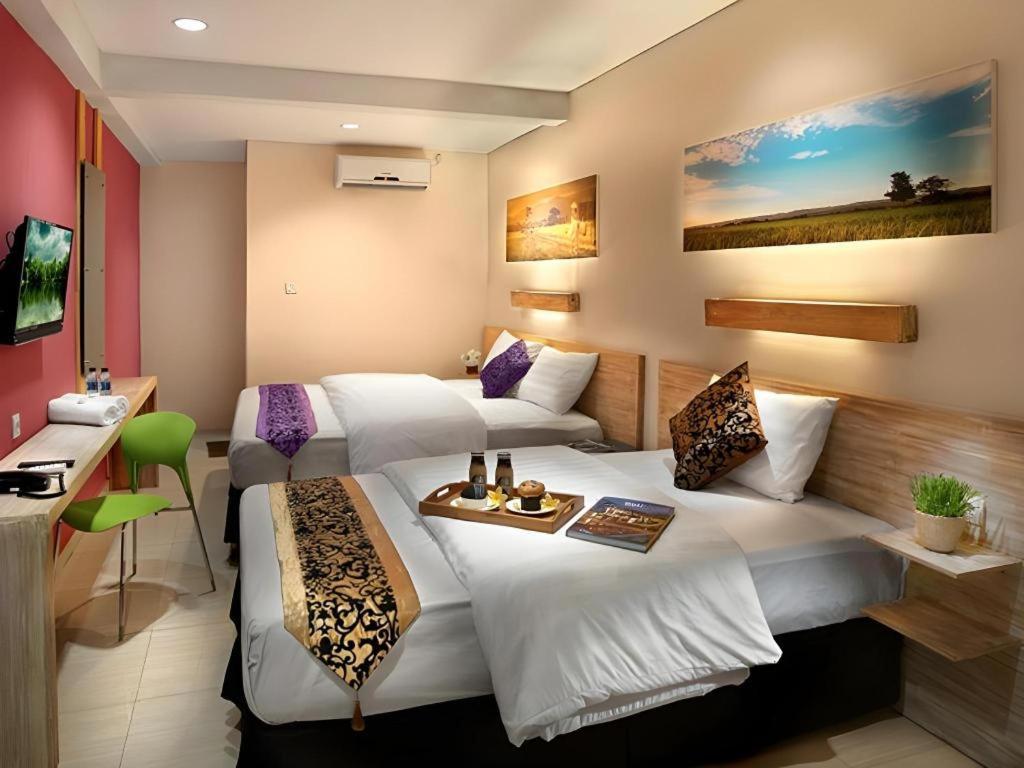 Life Puri Hotel Surabaya Gubeng Exteriör bild