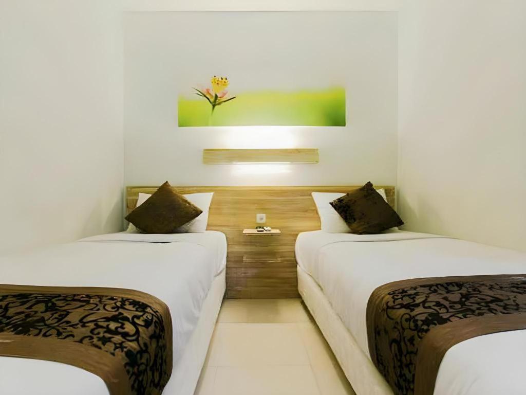 Life Puri Hotel Surabaya Gubeng Exteriör bild
