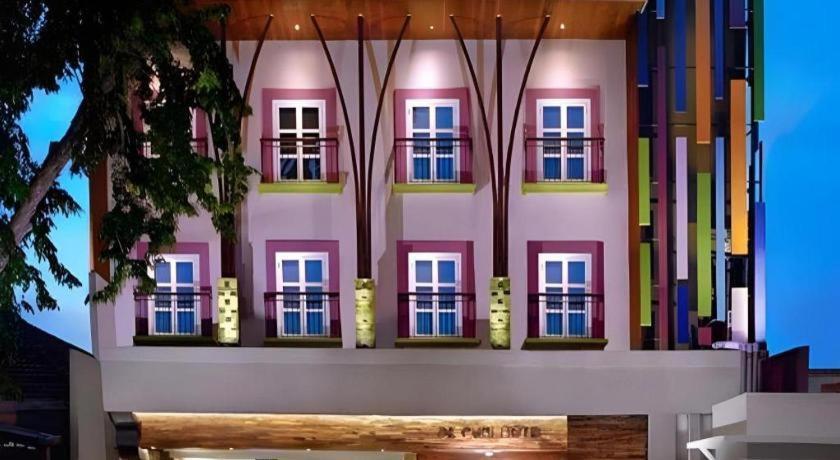 Life Puri Hotel Surabaya Gubeng Exteriör bild