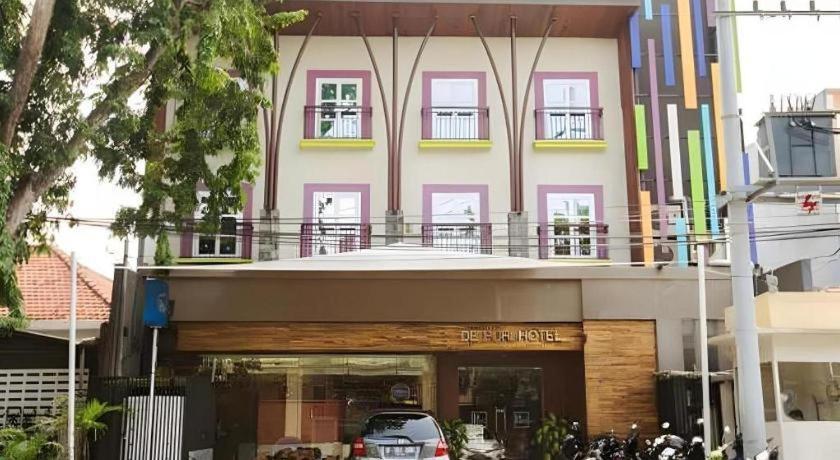 Life Puri Hotel Surabaya Gubeng Exteriör bild