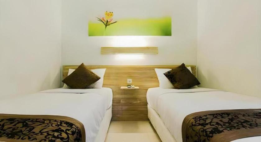 Life Puri Hotel Surabaya Gubeng Exteriör bild